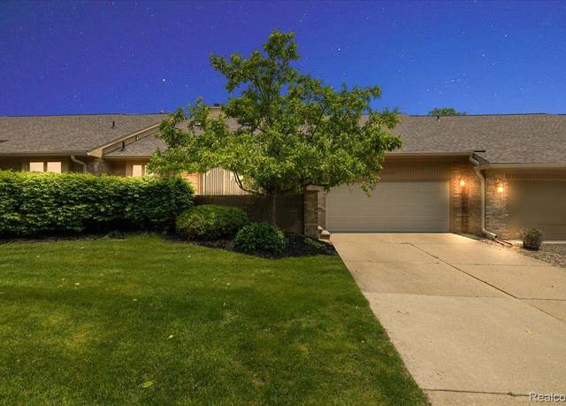 Property at 55728 Lorraine Dr #20, Utica, MI 48316, 2 beds, 2.5 baths