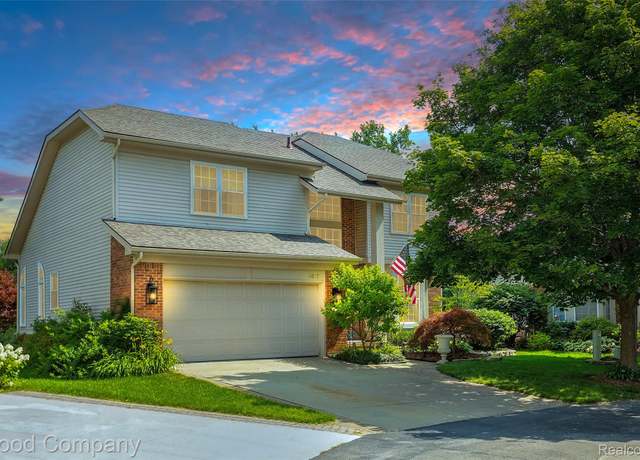Property at 4617 Covington Ct, Rochester, MI 48306, 3 beds, 2.5 baths