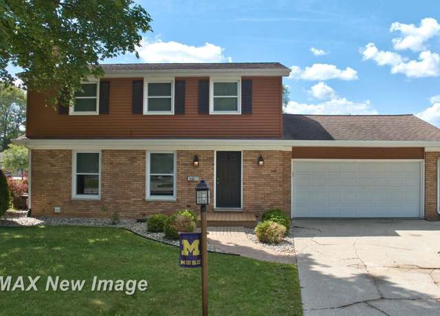 Property at 4121 Mackinaw St, Saginaw, MI 48602, 3 beds, 1.5 baths