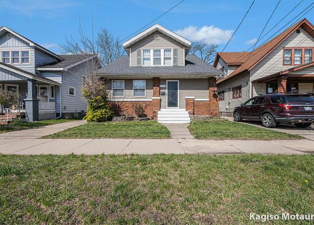 Property at 1507 Tamarack Ave NW, Grand Rapids, MI 49504, 4 beds, 3 baths