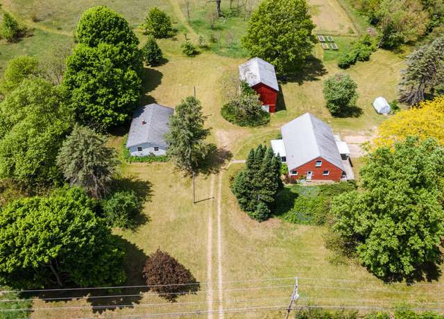 Property at 10827 N 12th St, Plainwell, MI 49080, 3 beds, 2.5 baths