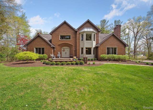 Property at 3311 Merrow Ln, Howell, MI 48843, 3 beds, 2.5 baths