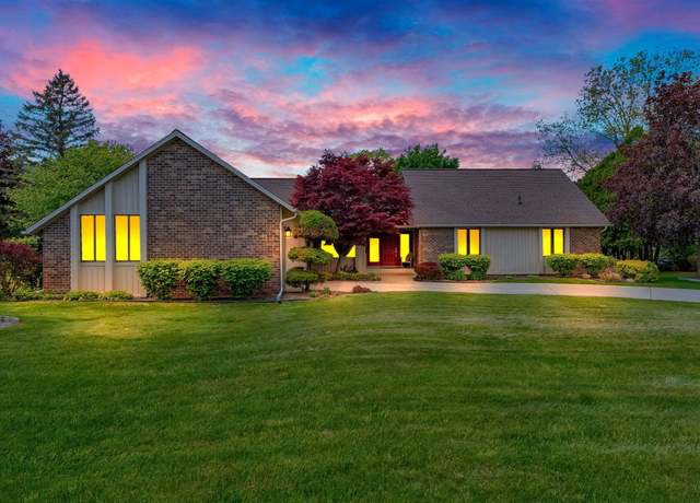Property at 836 Boutell Dr, Grand Blanc, MI 48439, 3 beds, 3 baths