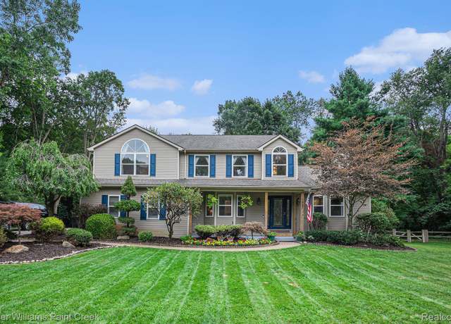 Property at 1847 High Pointe Dr, Oxford Charter Township, MI 48371, 3 beds, 2.5 baths