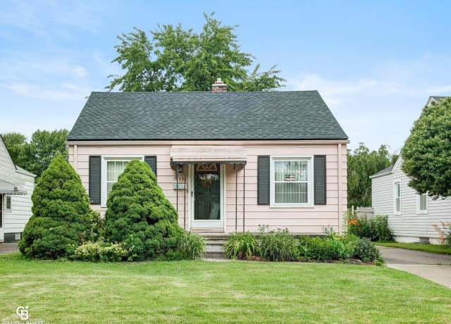 Property at 19333 Woodside St, Harper Woods, MI 48225, 3 beds, 1 bath