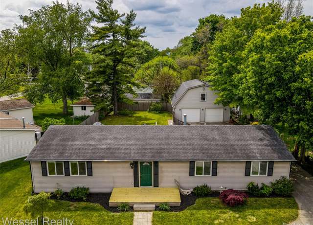 Property at 47437 Betty St, Shelby Twp, MI 48317, 3 beds, 2 baths