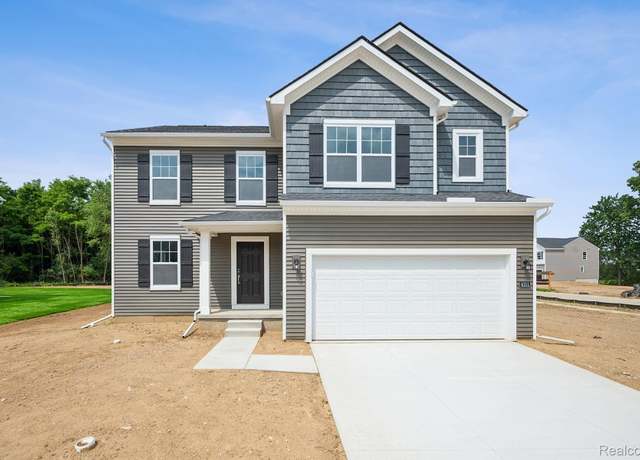 Property at 4311 Oak St, Grand Blanc, MI 48439, 3 beds, 2.5 baths