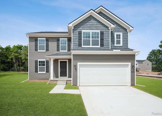 Property at 4311 Oak St, Grand Blanc Charter Township, MI 48439, 3 beds, 2.5 baths