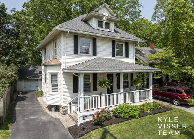 Property at 351 Gladstone Dr SE, Grand Rapids, MI 49506, 3 beds, 2.5 baths