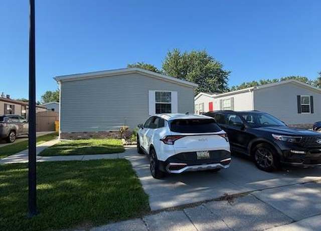 Property at 17115 Scarborough Dr, Macomb, MI 48044, 3 beds, 2 baths