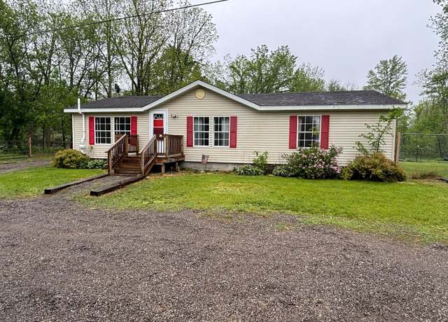 Property at 815 Hyatt St, Eaton Rapids, MI 48827, 3 beds, 2 baths