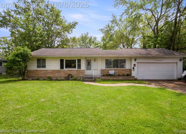 Property at 6235 Williams Lake Rd, Waterford, MI 48329, 3 beds, 1 bath