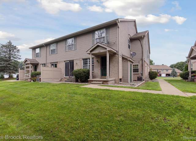 Property at 1158 Bay Ct, Holly, MI 48442, 2 beds, 1.5 baths