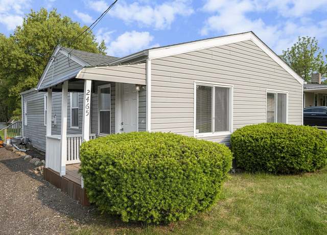 Property at 2465 Stockbridge St, Burton, MI 48509, 3 beds, 1 bath