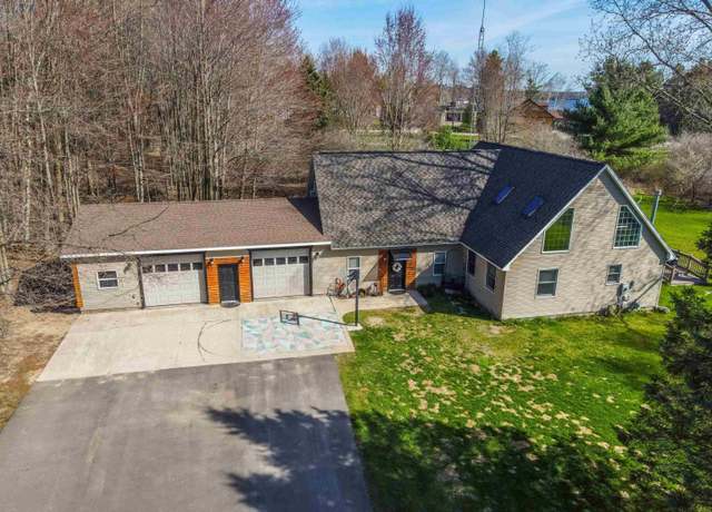 Property at 2122 Heather Way, Gladwin, MI 48624, 4 beds, 2 baths