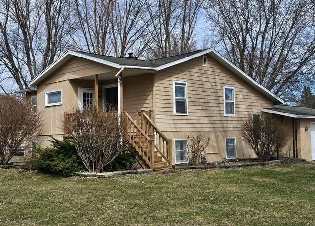 Property at 25998 May St, Edwardsburg, MI 49112, 2 beds, 1.5 baths