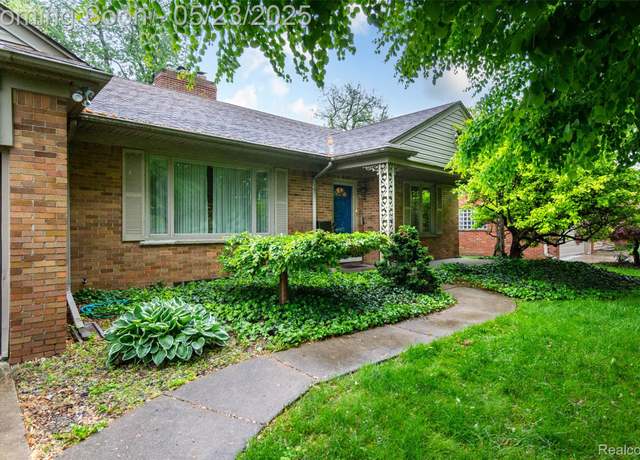 Property at 20550 Fairway Lane Ln, Grosse Pointe Woods, MI 48236, 3 beds, 2.5 baths