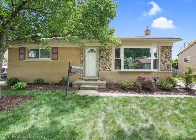 Property at 32225 Hees St, Livonia, MI 48150, 3 beds, 1.5 baths