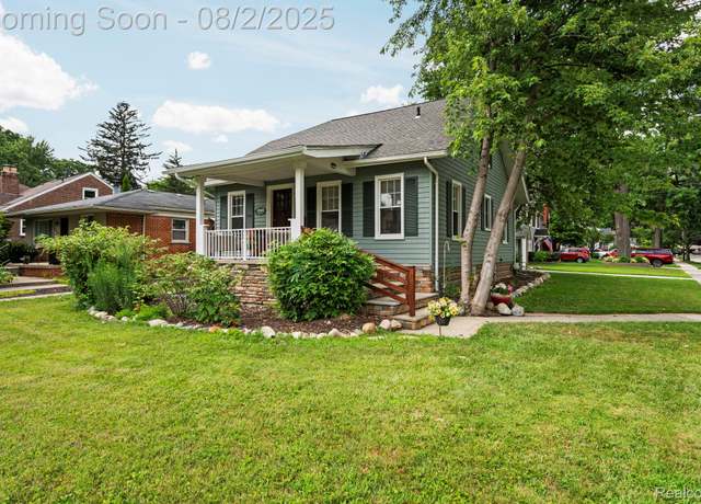 Property at 1402 Catalpa Dr, Royal Oak, MI 48067, 3 beds, 2.5 baths