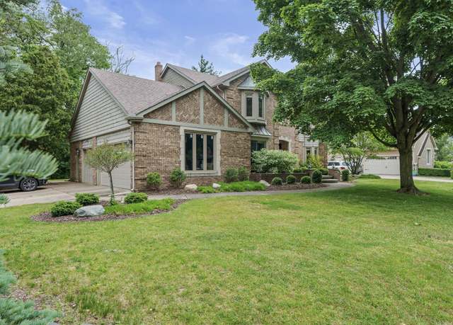 Property at 2821 Portage Trail Dr, Rochester Hills, MI 48309, 4 beds, 3.5 baths