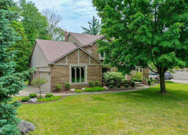 Property at 2821 Portage Trail Dr, Rochester Hills, MI 48309, 4 beds, 3.5 baths