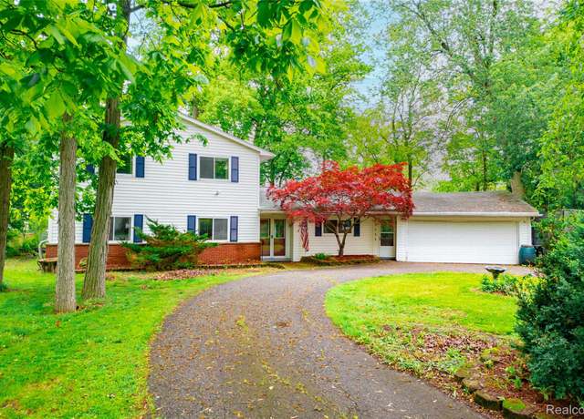 Property at 25155 Dallas Dr, Grosse Ile, MI 48138, 4 beds, 3 baths