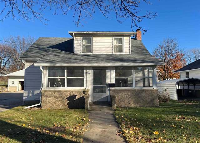 Property at 817 Hoch Ave, Adrian, MI 49221, 3 beds, 2 baths