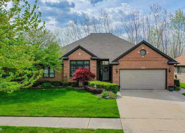 Property at 51077 Woodside Dr, Macomb, MI 48042, 3 beds, 2.5 baths