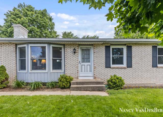 Property at 2857 Autumn Ct, Hudsonville, MI 49426, 3 beds, 2 baths