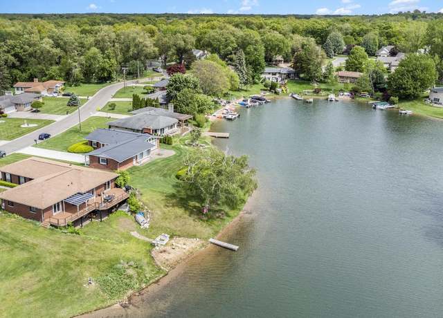 Property at 687 Sunnybeach Dr, White Lake Charter Township, MI 48386, 3 beds, 1.5 baths