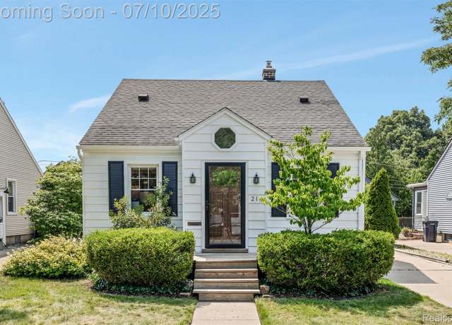 Property at 214 S Gainsborough Ave, Royal Oak, MI 48067, 3 beds, 1 bath