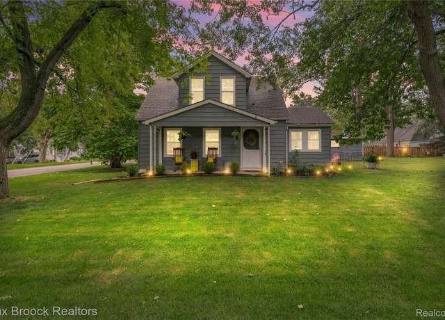 Property at 3705 Sancroft Ave, West Bloomfield Charter Township, MI 48324, 3 beds, 1 bath