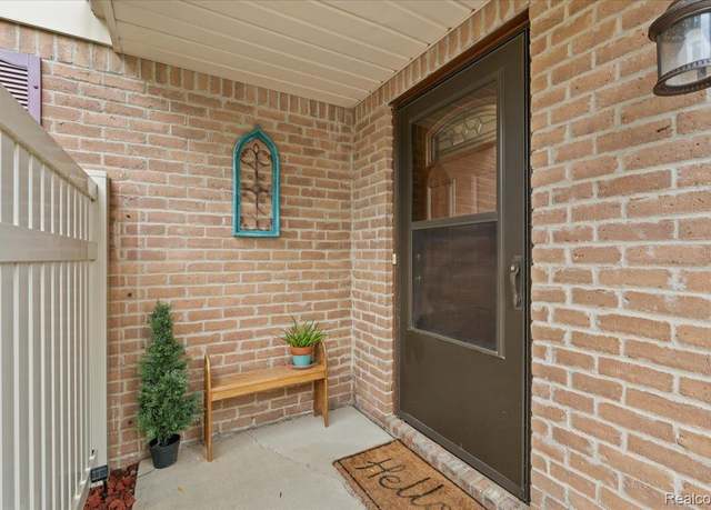 Property at 61260 Greenwood Dr #80, South Lyon, MI 48178, 2 beds, 2 baths