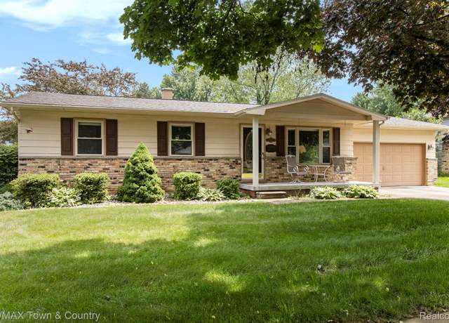 Property at 517 Autumn Dr, Flushing, MI 48433, 3 beds, 1.5 baths