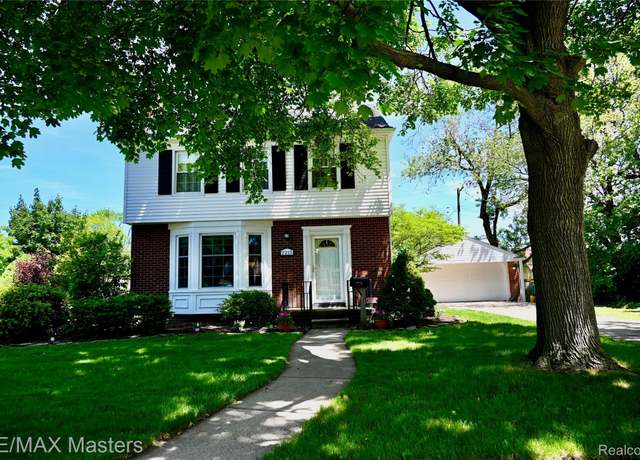 Property at 2215 21st St, Wyandotte, MI 48192, 3 beds, 1.5 baths