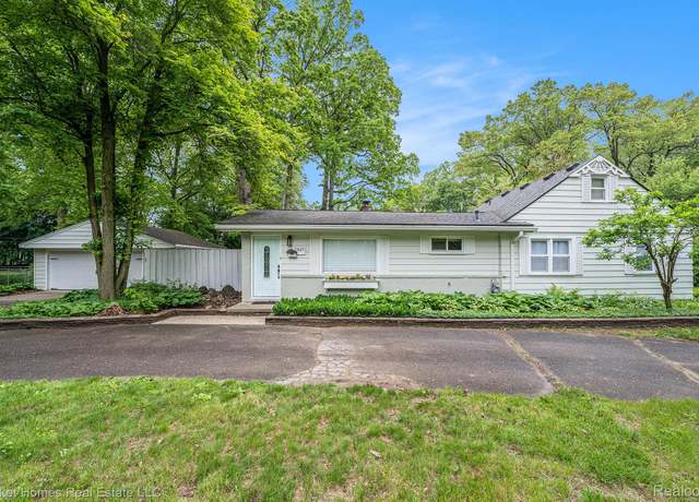 Property at 35825 Oakwood Ln, Westland, MI 48186, 3 beds, 1 bath