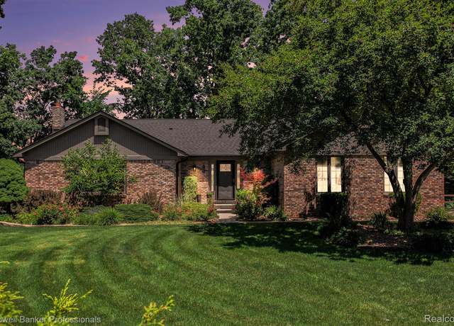 Property at 185 Waterview Dr, Lake Orion, MI 48362, 4 beds, 3.5 baths