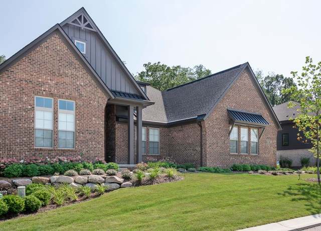 Property at 173 Timber Trace Lane Ln S #27, Bloomfield Hills, MI 48302, 2 beds, 2.5 baths