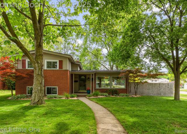 Property at 19916 Weyher St, Livonia, MI 48152, 3 beds, 1.5 baths