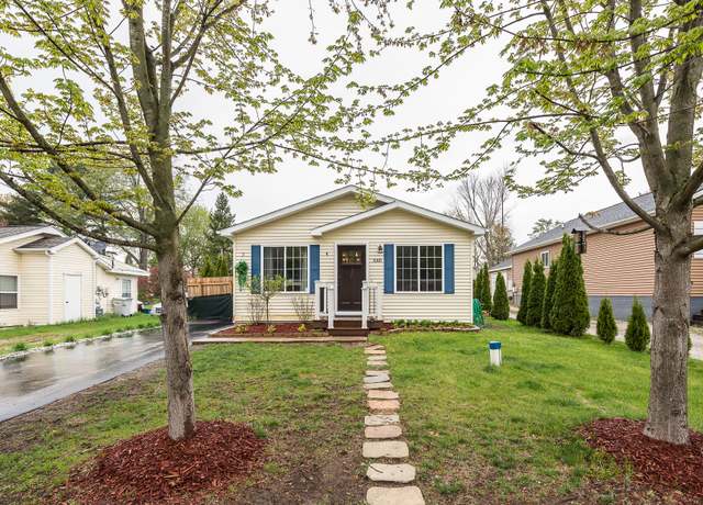 Property at 3325 Junior Dr, Pinckney, MI 48169, 4 beds, 2 baths