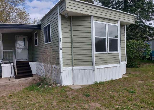 Property at 1710 Geraldton Pl, Traverse City, MI 49686, 3 beds, 2 baths