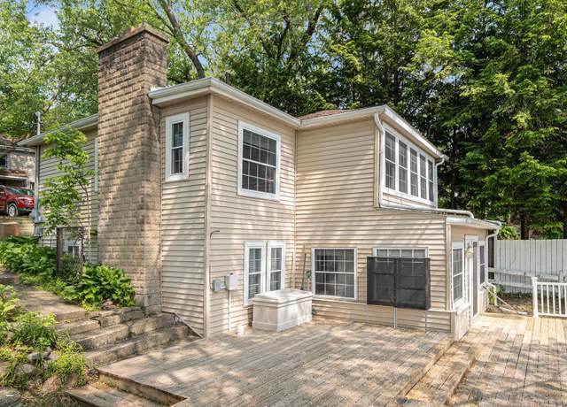 Property at 6288 Buckshore Dr, Whitmore Lake, MI 48189, 2 beds, 2 baths
