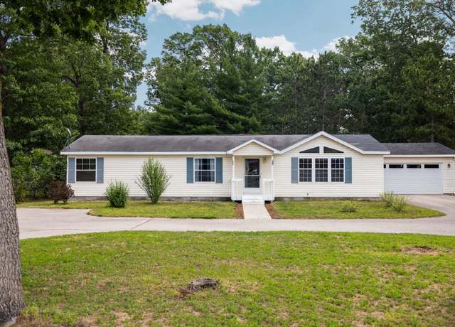 Property at 963 Avenue B, Traverse City, MI 49686, 3 beds, 2 baths