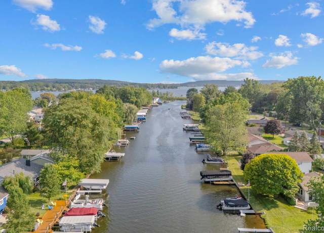 Property at 11026 Colony Rd, Putnam Township, MI 48169, 3 beds, 2 baths