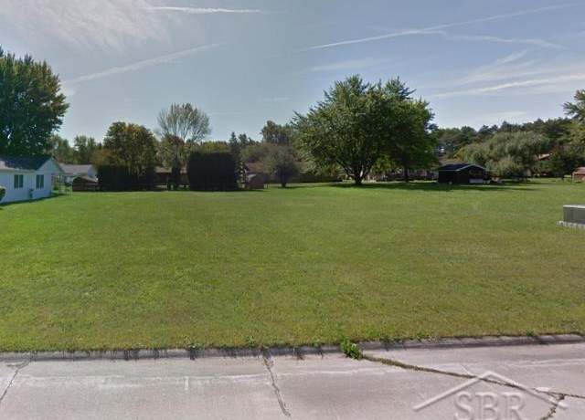 Property at 2840 Greendbriar Dr, Saginaw, MI 48601