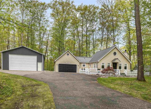Property at 2779 W Higgins Lake Dr, Roscommon, MI 48653, 2 beds, 1 bath