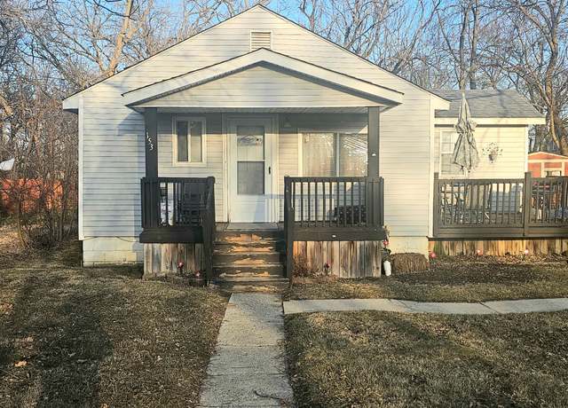 Property at 153 Russell St, Pontiac, MI 48342, 3 beds, 1 bath