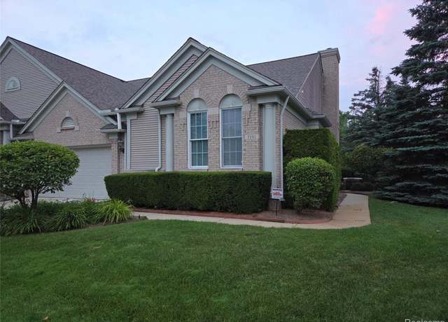 Property at 5101 Belmonte Dr, Rochester, MI 48306, 2 beds, 2 baths