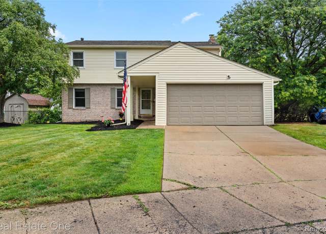 Property at 16281 Touraine Dr, Clinton Township, MI 48038, 4 beds, 2.5 baths