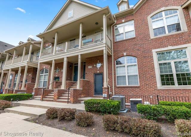 Property at 158 Sandy Ln, Commerce Twp, MI 48390, 2 beds, 1.5 baths